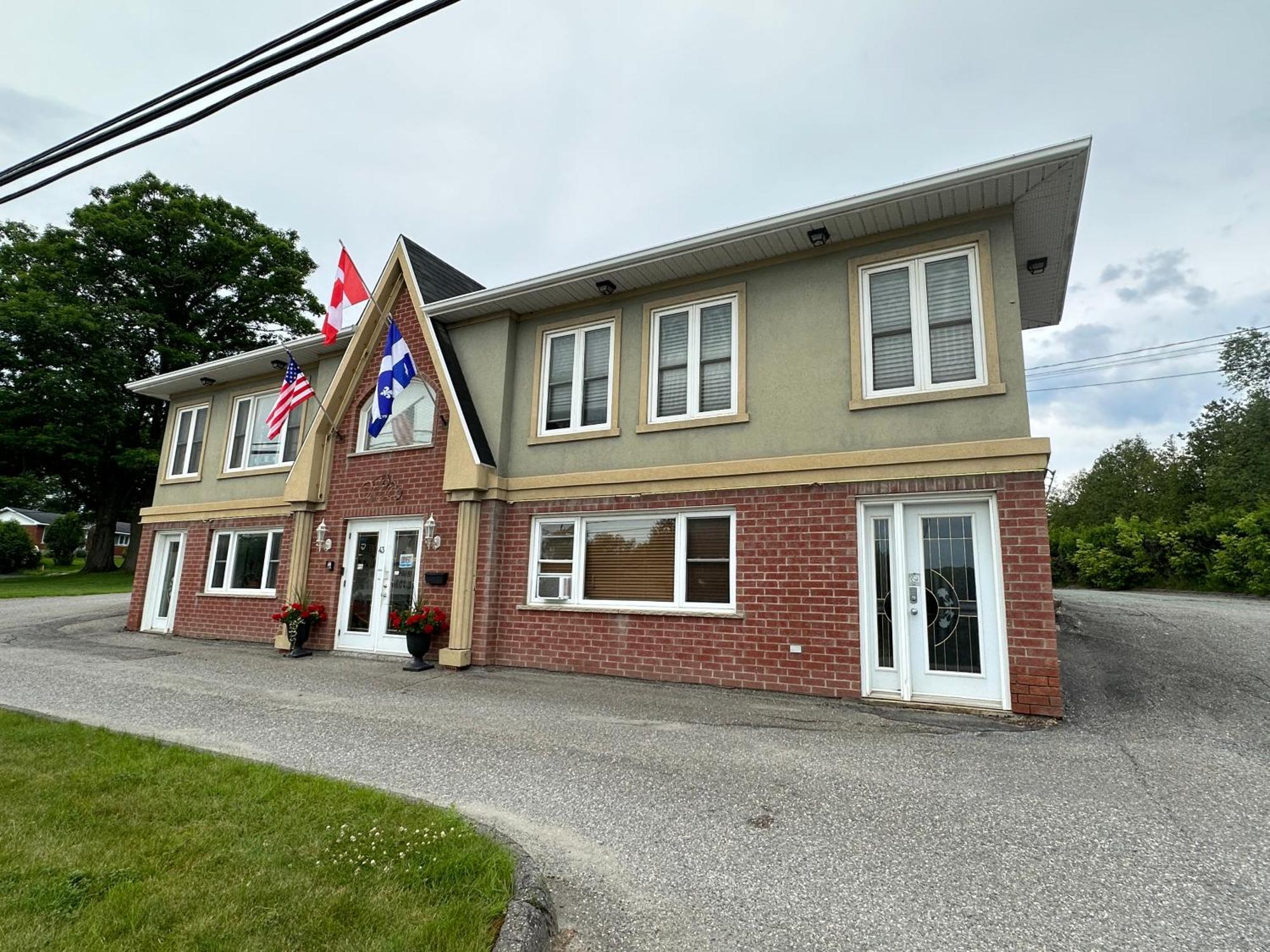 Motel Le Refuge Sherbrooke Exterior photo