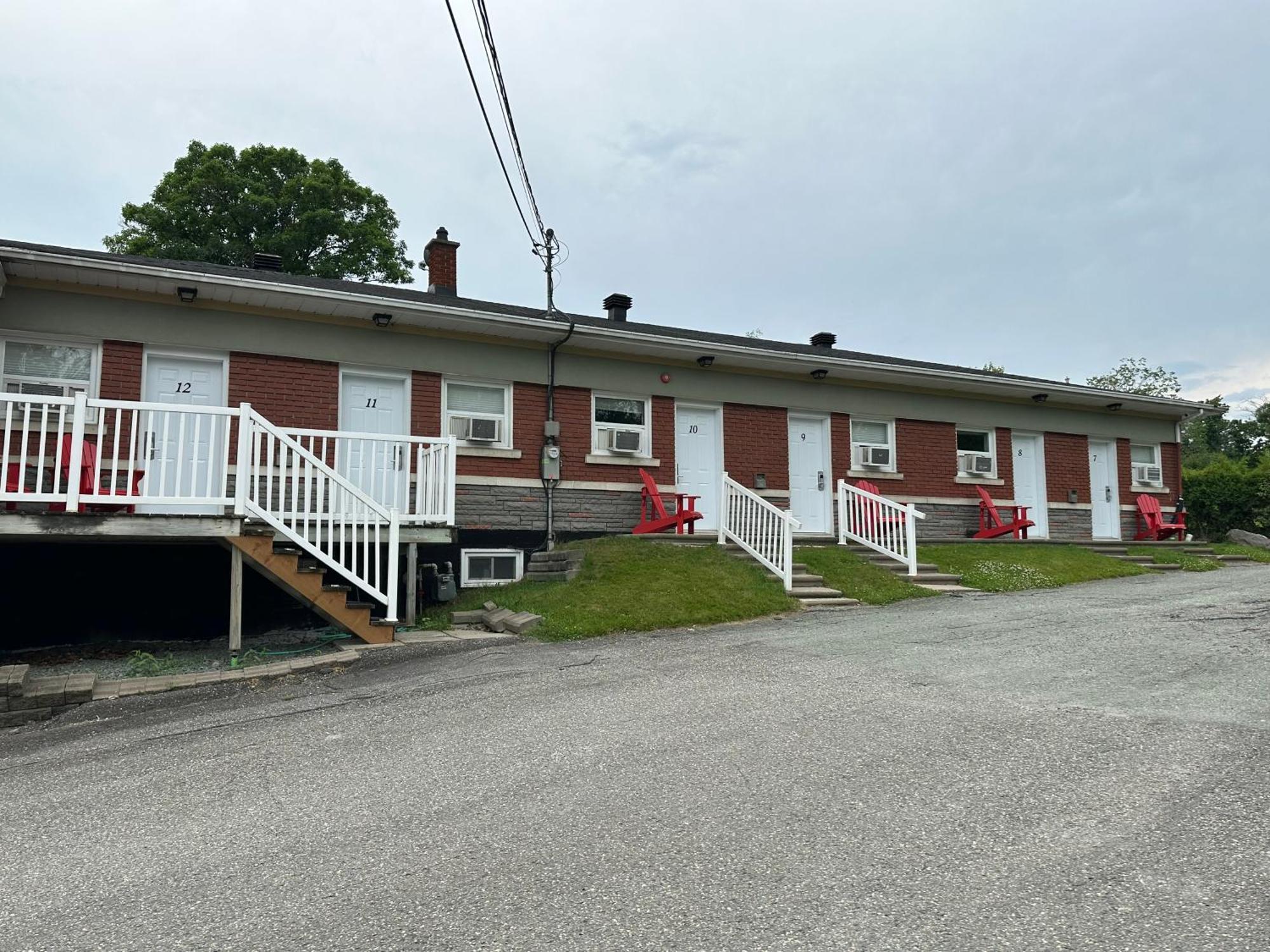 Motel Le Refuge Sherbrooke Exterior photo