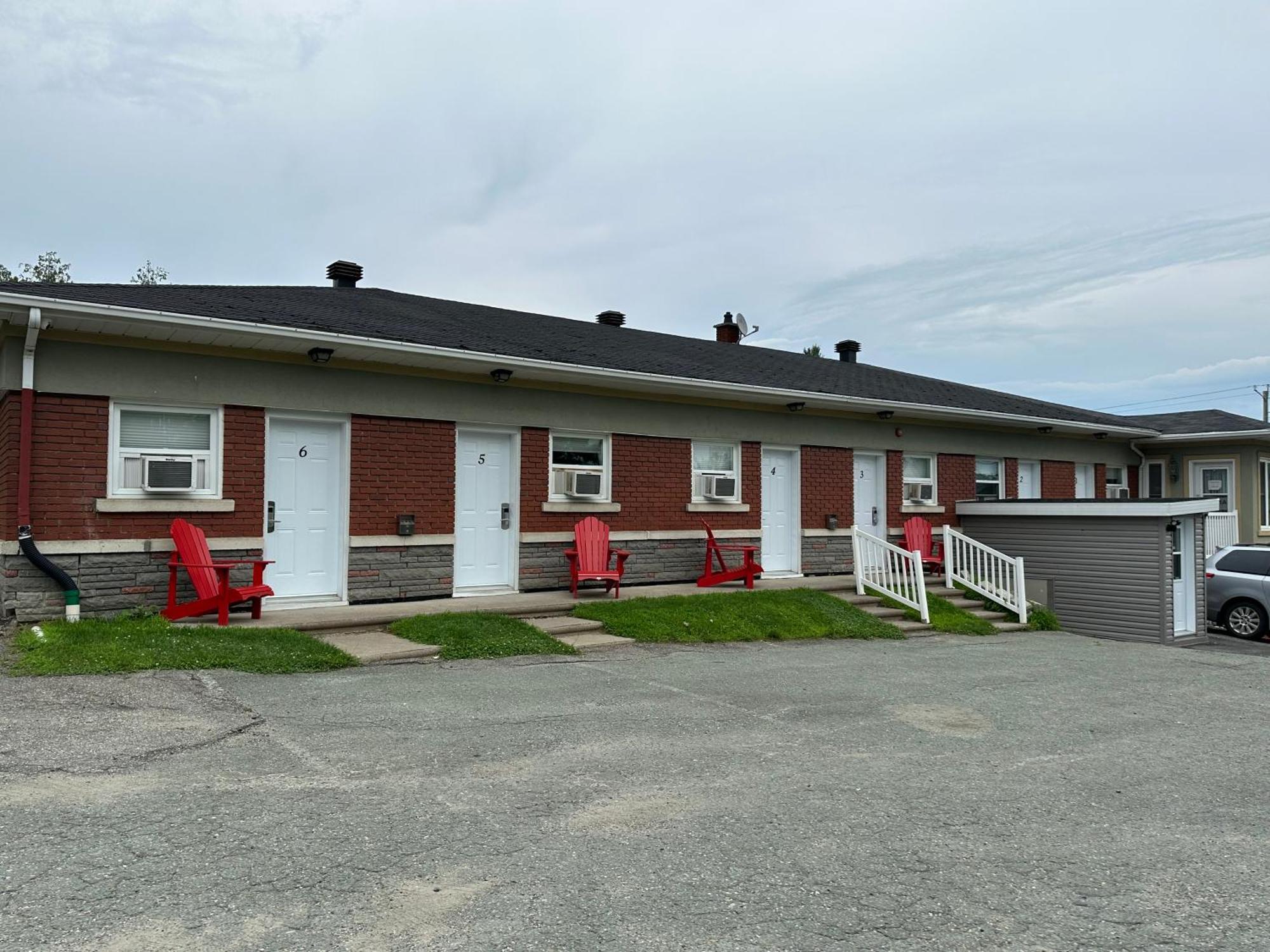 Motel Le Refuge Sherbrooke Exterior photo